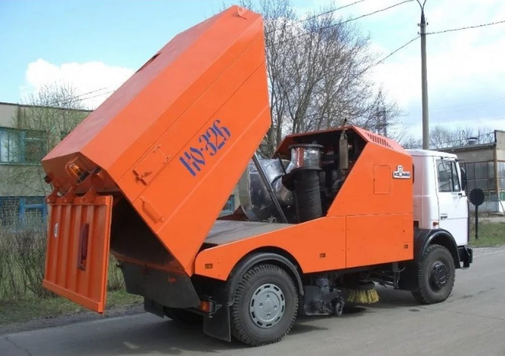 Вакуумная подметально-уборочная машина Услуги подметальной машины КО-326 для уборки улиц взять в аренду, заказать, цены, услуги - Саратов