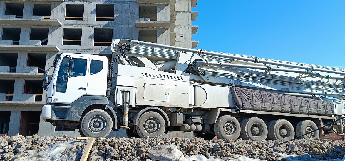 Услуги и заказ бетононасосов для заливки бетона в Марксе